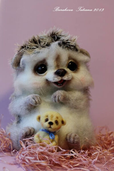 Needle felted Hedgehog and teddy bear by Tatiana Barakova.