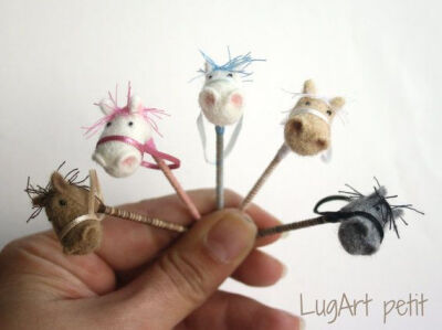 Needle felted Stick Horses by LugArt Petit.