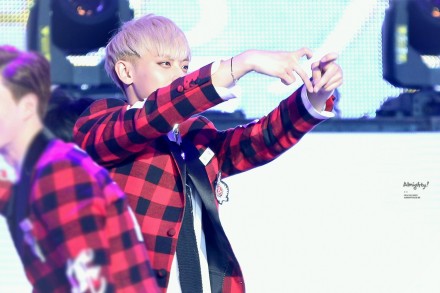 40123 @ Seoul Music Awards #TAO##黄子韬# 4PICS UP!