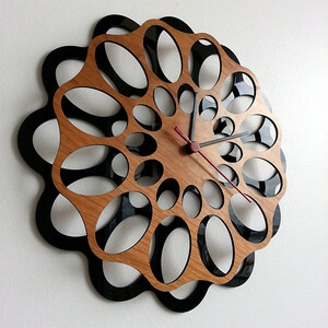 Wall Clock - Cherrywood and Acrylic的图片