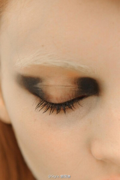 Eye shadow