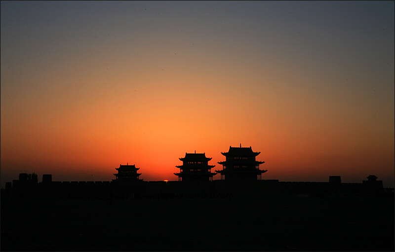 日出嘉峪关