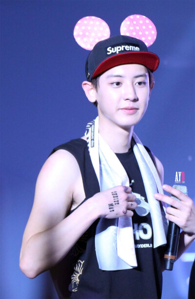 #2014 Happy New Yeol# 【AYO TWENTY ONE】131225 SM week concert 图片更新28P 下载戳→【http://t.cn/8FoyVVw】