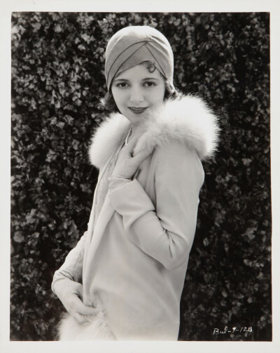 第一届（1927－1928） 珍妮·盖诺 Janet Gaynor 性别: 女 星座: 天秤座 生卒日期: 1906-10-06 至 1984-09-14 出生地: 美国,宾夕法尼亚州,费城 职业: 演员 更多外文名: Laura Augusta Gainor (本名) / Lolly (昵称) 19…