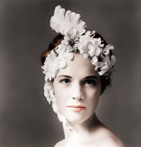 第三十七届（1964－1965） 朱丽·安德鲁斯 Julie Andrews 性别: 女 星座: 天秤座 出生日期: 1935-10-01 出生地: 英国,萨里,沃尔顿在泰晤士河畔 职业: 演员 更多外文名: Julia Elizabeth Wells (本名) 1965 奥斯卡(美国电影学院奖) 最佳女主角 欢乐满人间 (1965)