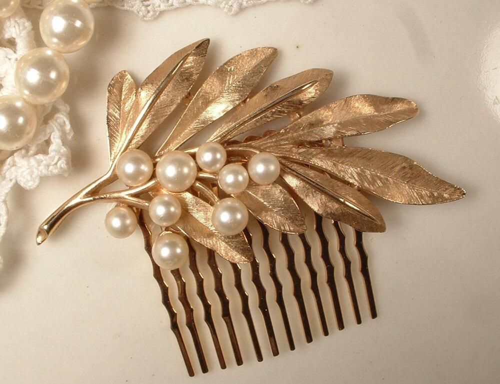 True Vintage Ivory Pearl Brushed Gold Leaf Bridal Hair Comb - 22K Gold Heirloom TRIFARI Signed Brooch Haircomb OOAK