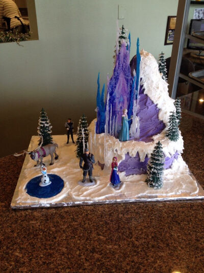 Wow amazing Frozen birthday cake