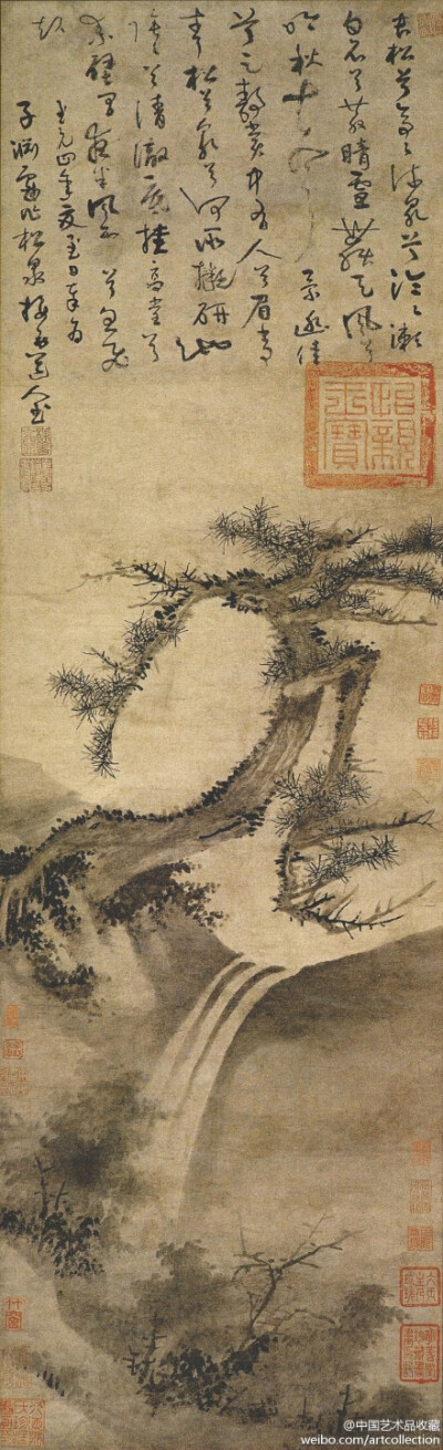 元 吴镇 《松泉图》 】轴，纸本，105.6 X 31.7cm，南京博物馆藏。此图以淡墨渲染山体，飞泉倒垂而下，旁边一株苍松枝干虬曲，苍劲刚健。吴镇在此画中即容纳了南宋骨体，又趋于温润。苍松以淡墨写出树体，又以浓墨点…