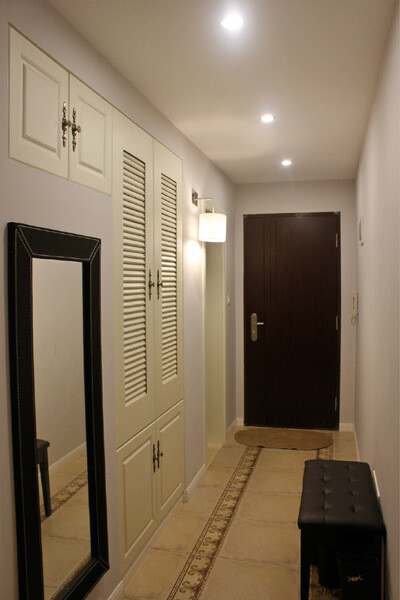 大门口上方的照明，实用