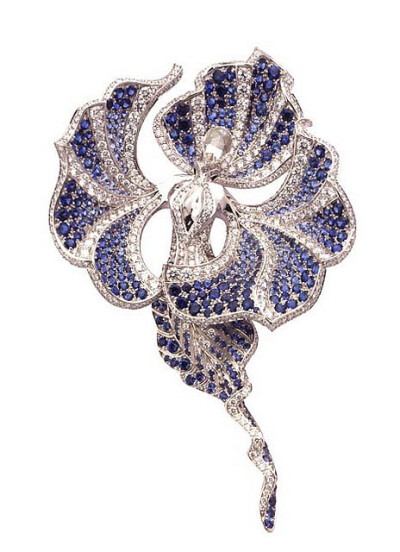 Van Cleef &amp;amp; Arpels Océanide clip by Van Cleef &amp;amp; Arpels.