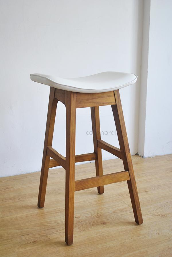 Johannes Andersen Allegra stool 北欧原木真皮吧椅coconordic