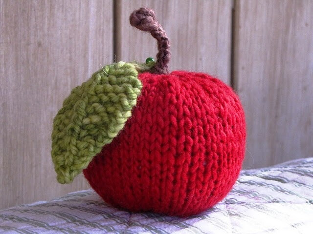 Apple knitting pattern