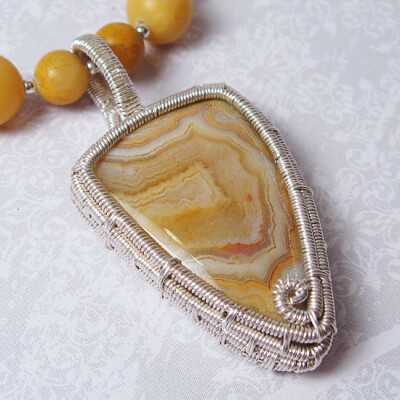 Crazy Lace Agate and Aragonite by sylva