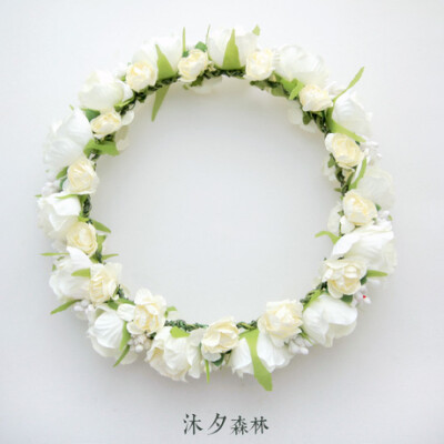 白纱。白玫瑰，打造精致新娘的仙气花环