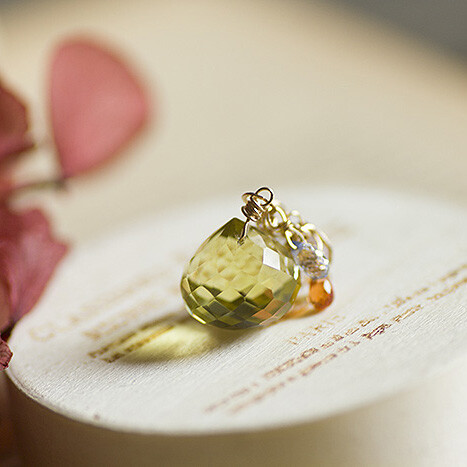 时光里。印度进口天然黄水晶点缀天然多彩蓝宝石包金吊坠项坠