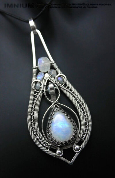 Moonstone teardrop pendant by IMNIUM