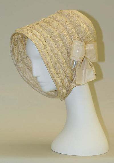 Bonnet American, Made of silk