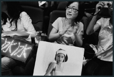 5/51 | Shanghai, China, 2008. Fans of Chinese actress Fan Bing Bing at a screening of her film 'The Road Home'.