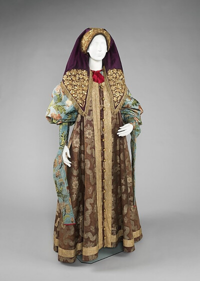 Russian ensemble, wealthy peasant woman's dress, c. late 18th- early 19th century.