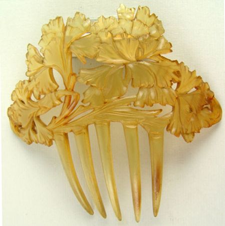 Horn art nouveau floral comb. www. creative-museum.com