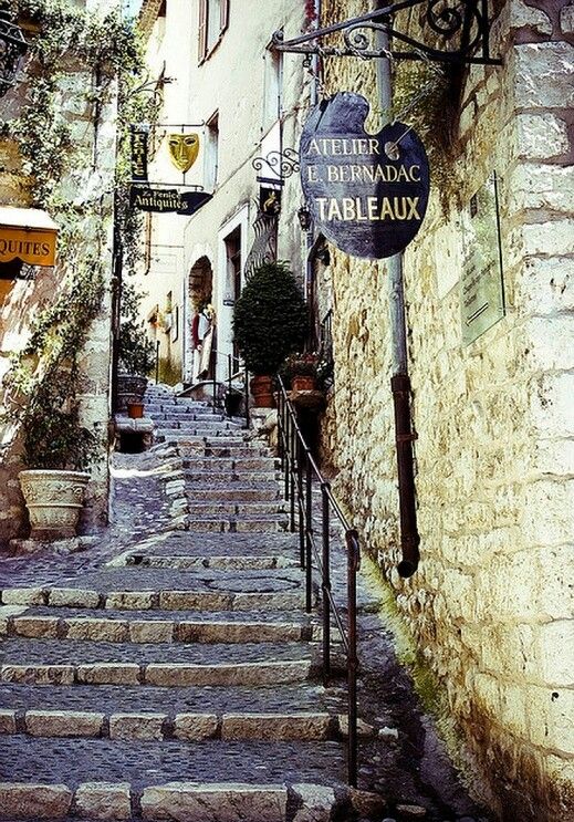 Picturesque villages and shops in Provence..