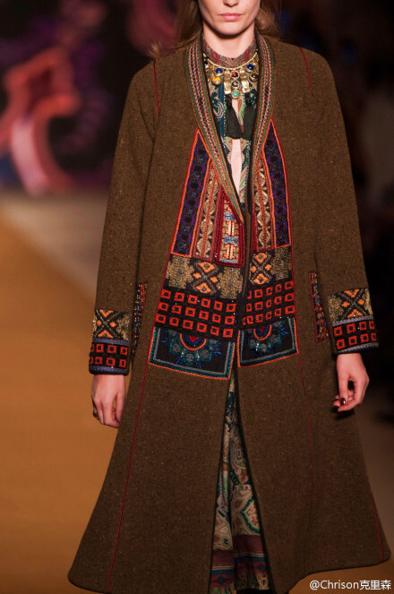 Etro 2014秋冬系列，丰沛的民族印花，精致的手工细节。让我终于理解了，有人哭天喊地要这辈子争当一位古镇银镯女。