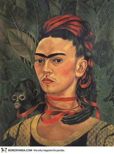 If every painting is the face of a uni-browed woman, it’s Frida. 画中是个有连心眉的女人，那是弗里达画的