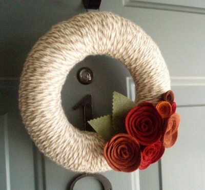 Love these wreaths.