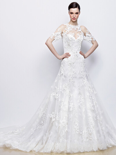 Enzoani 2014 Bridal Collection 本季着重于现代和传统的欧洲设计与高度关注细节相结合，光线和精致的蕾丝图案展现出精致的韵味，集经典与永恒为一身。