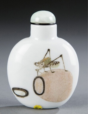 Circa 1821-1850 Chinese Daoguang porcelain snuff bottle with enamel crickets, one of more than 60 snuff bottles consigned from the collection of John W. Sinclair. Quinn’s image.