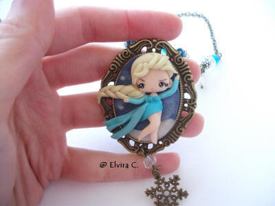 Frozen: Elsa cameo necklace by elvira-creations