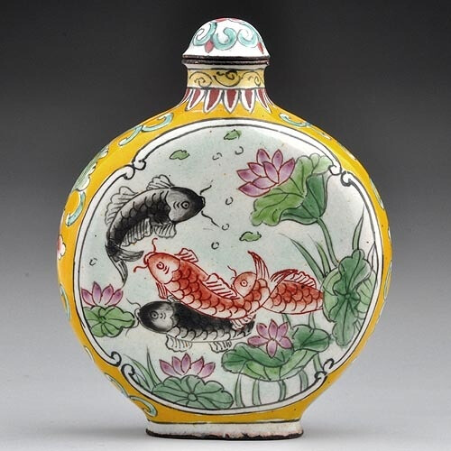 Qianlong enamelled on copper brass snuff bottle depicting carp swimming around a lotus, China Qing Dynasty