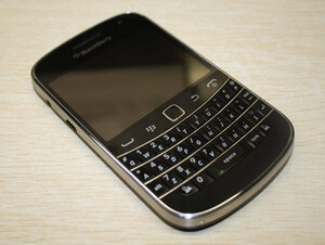 BlackBerry 9900的图片