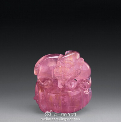 清粉色碧玺瑞兽摆件，清宫造办处制作