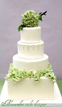 hydrangea wedding cake