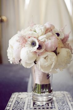 pretty wedding bouquet {color scheme}