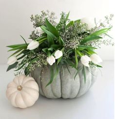 diy: pumpkin floral arrangements