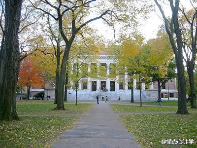 1.要无条件自信，即使在做错的时候2.不要想太多，定时清除消极思想3.学会忘记痛苦，为阳光记忆腾出空间4.敢于尝试，敢于丢脸。5.每天都是新的，烦恼痛苦不过夜6.面对别人的优秀时，发自内心地赞美7.做人最高境界不是一味低调，也不是一味张扬，而是不卑不亢。