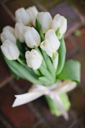 white tulip #wedding #bouquet