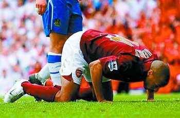 海布里的最后一站，海布里的最后一吻。当烟花升起的时刻，那个曾属于亨利的海布里国王时代不会随年华逝去，而只会随年华的飘零中常常记起。