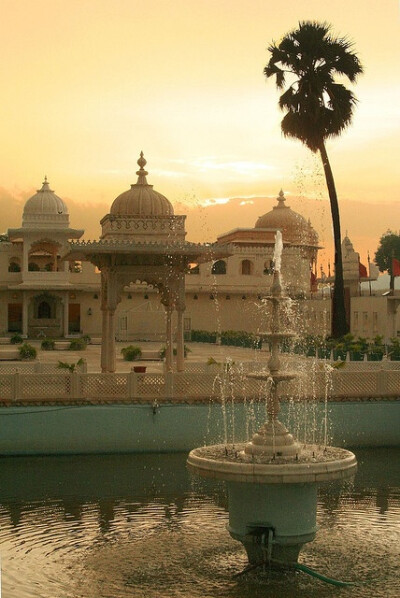 Jag Mandir (Hindu Temple-palace) is a palace built on an island in the Lake Pichola | India