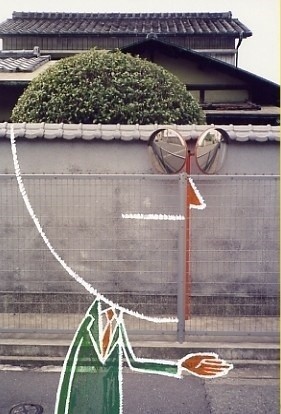 日本艺术家福田利之的街头作品。