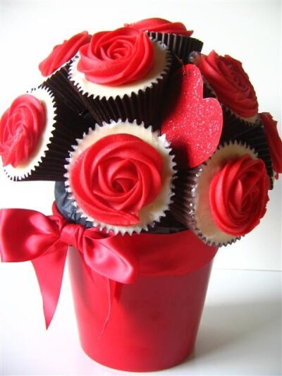 VALENTINE CUPCAKE BOUQUET(no recipe just inspiration)