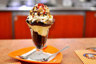 夏天是一个满是冰淇淋的季节 -小清新