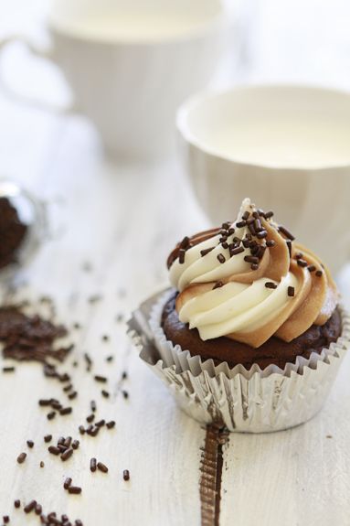 Nutella Cream Cheese Cupcakes