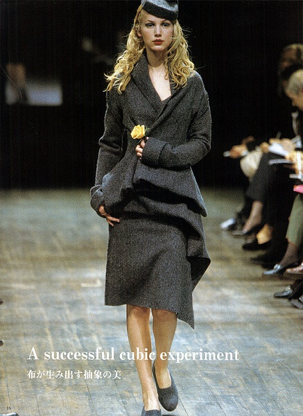 Winter 1997, Yohji Yamamoto. Gap Press Prêt-à-Porter Collections Volume 11