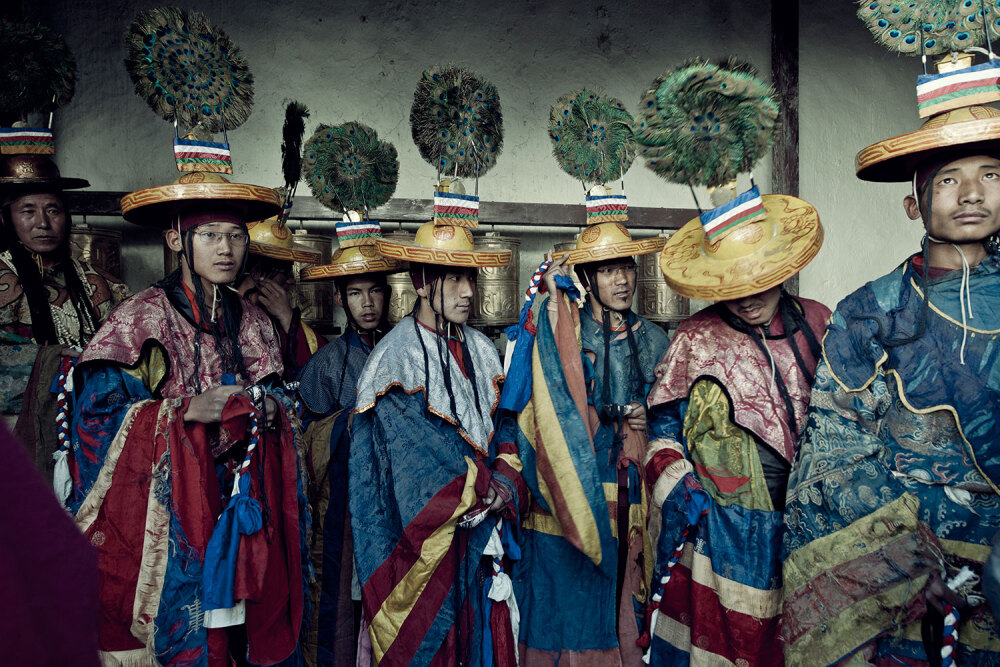 The former kingdom of Lo is linked by religion, culture and history to Tibet, but is politically part of Nepal. Now Tibetan culture is in danger of disappearing, it stands alone as one of the last truly Tibetan cultures existing today. Until 1991 no outsiders were allowed to enter Mustang最真西藏文化