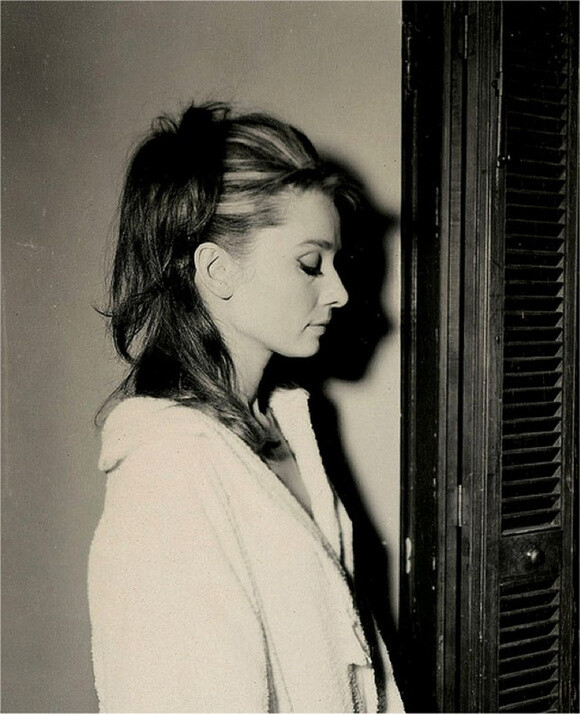 奥黛丽·凯瑟琳·范·赫姆斯特拉·赫本-鲁斯顿（Audrey Kathleen van Heemstra Hepburn-Ruston）