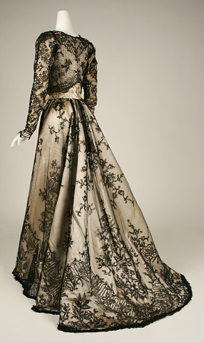 1898-99 American evening dress