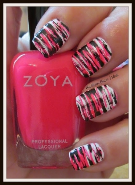 彩条蜡笔画 扇形刷打造谐趣美甲